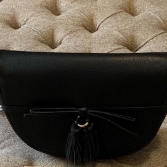 ‎Front Double Tassel Crossbody - Picture 4 of 5